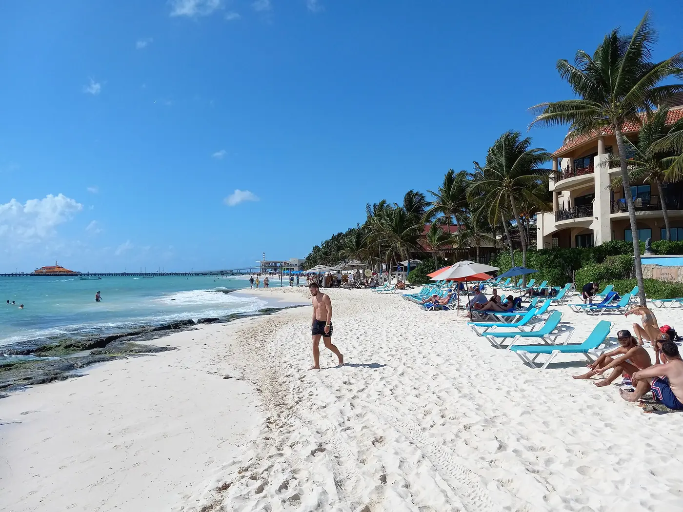 Playa de arena blanca en Playa del Carmen
